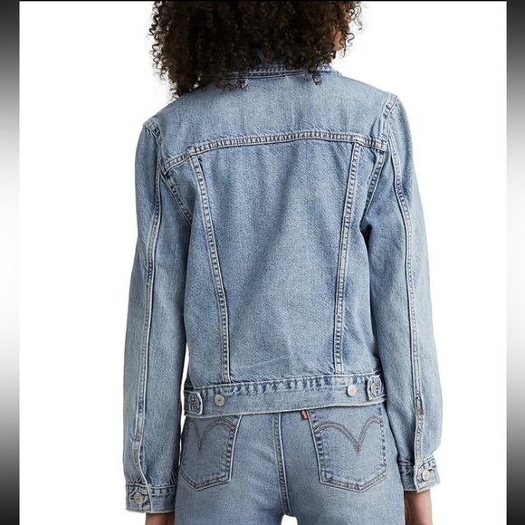 NWT Levi's Women's Original Denim Trucker Jacket SZ XS Light Wash - Picture 6 of 8
